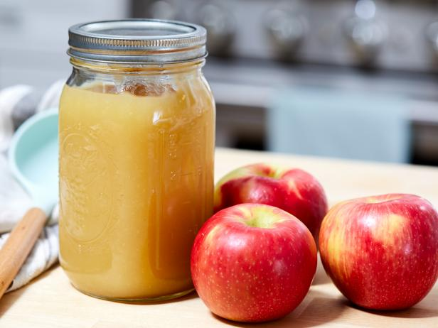 Can Dogs Eat Applesauce? Is Applesauce Healthy For My Dog? 4